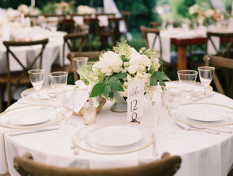 Elegant white and gold wedding tablescape