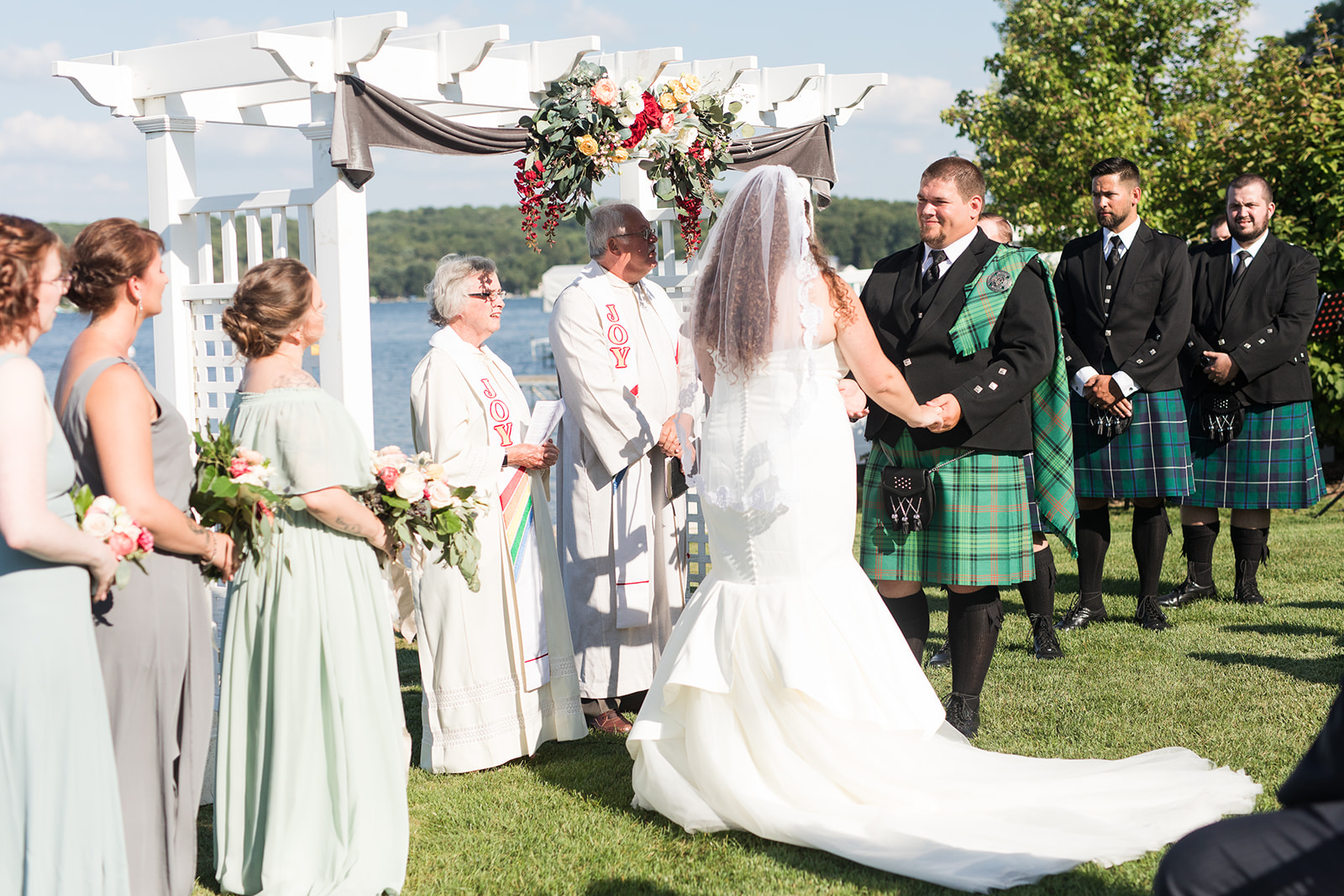 Scottish wedding ceremony during a Bay Pointe Inn wedding in Shelbyville, Michigan