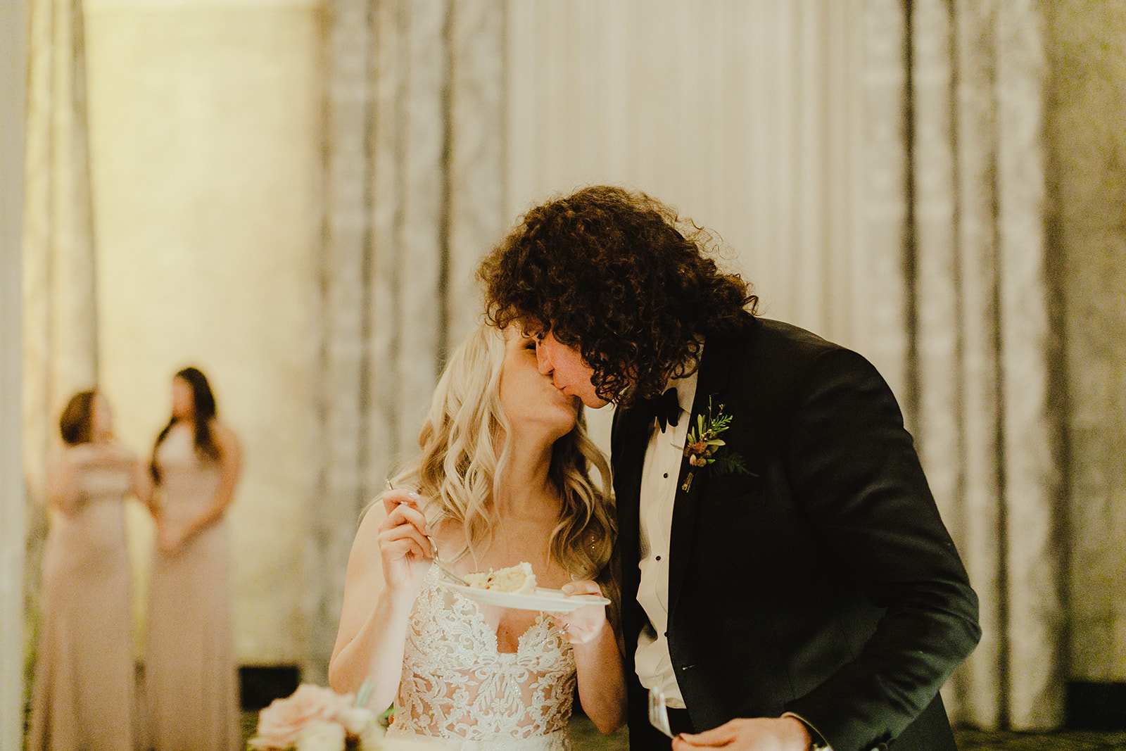 A couple kissing during their Grand Rapids, Michigan wedding