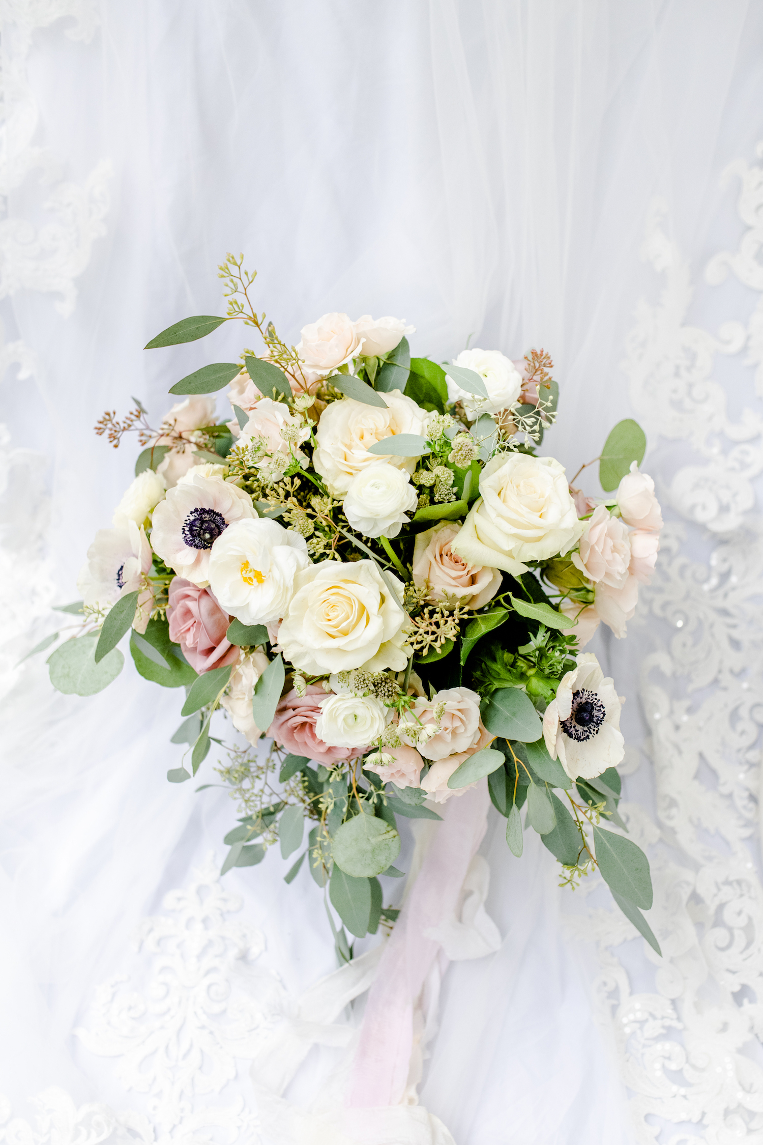 Bridal bouquet for the Lakehouse wedding