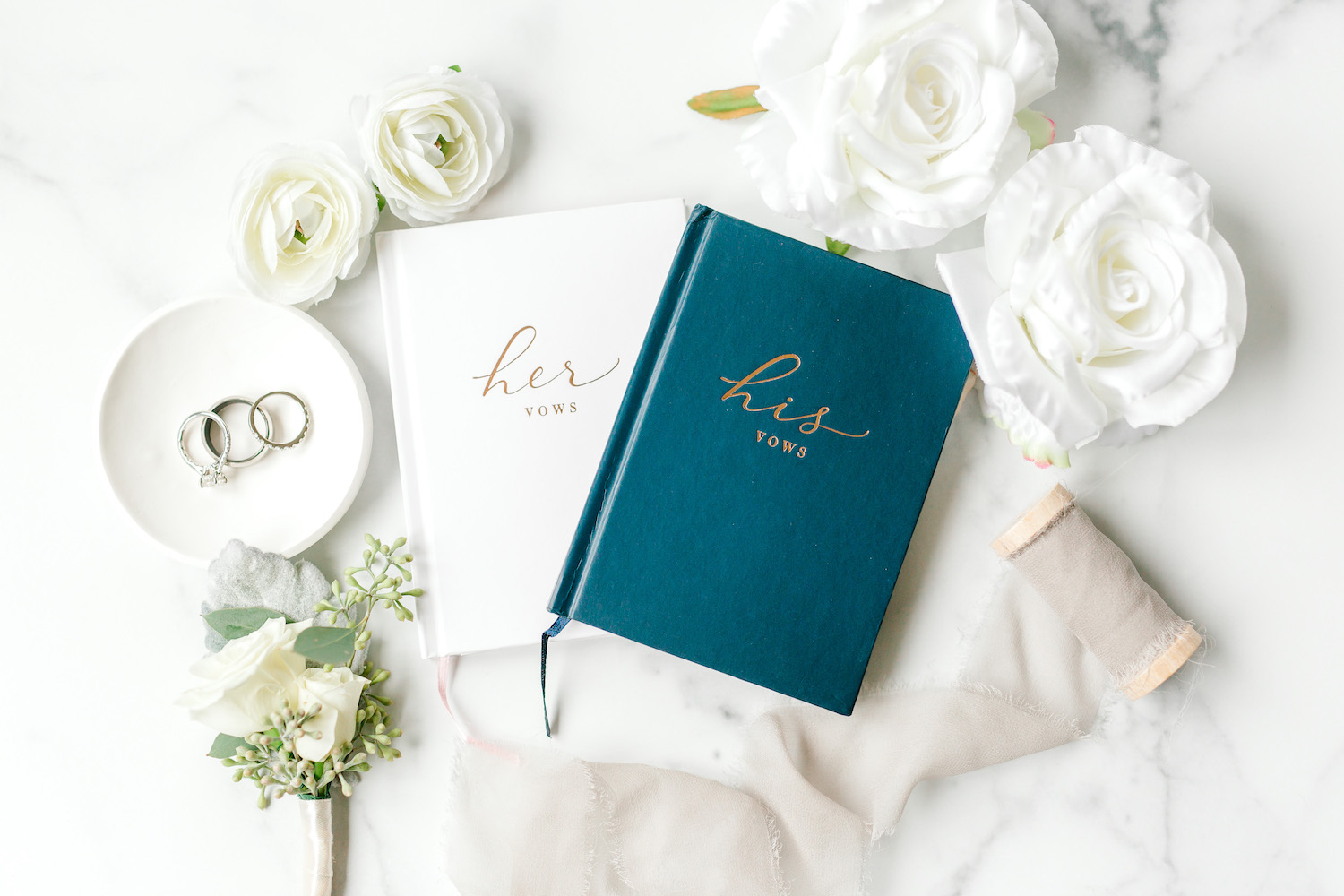 His and Her vow book of Wallinwood Springs Golf Course wedding