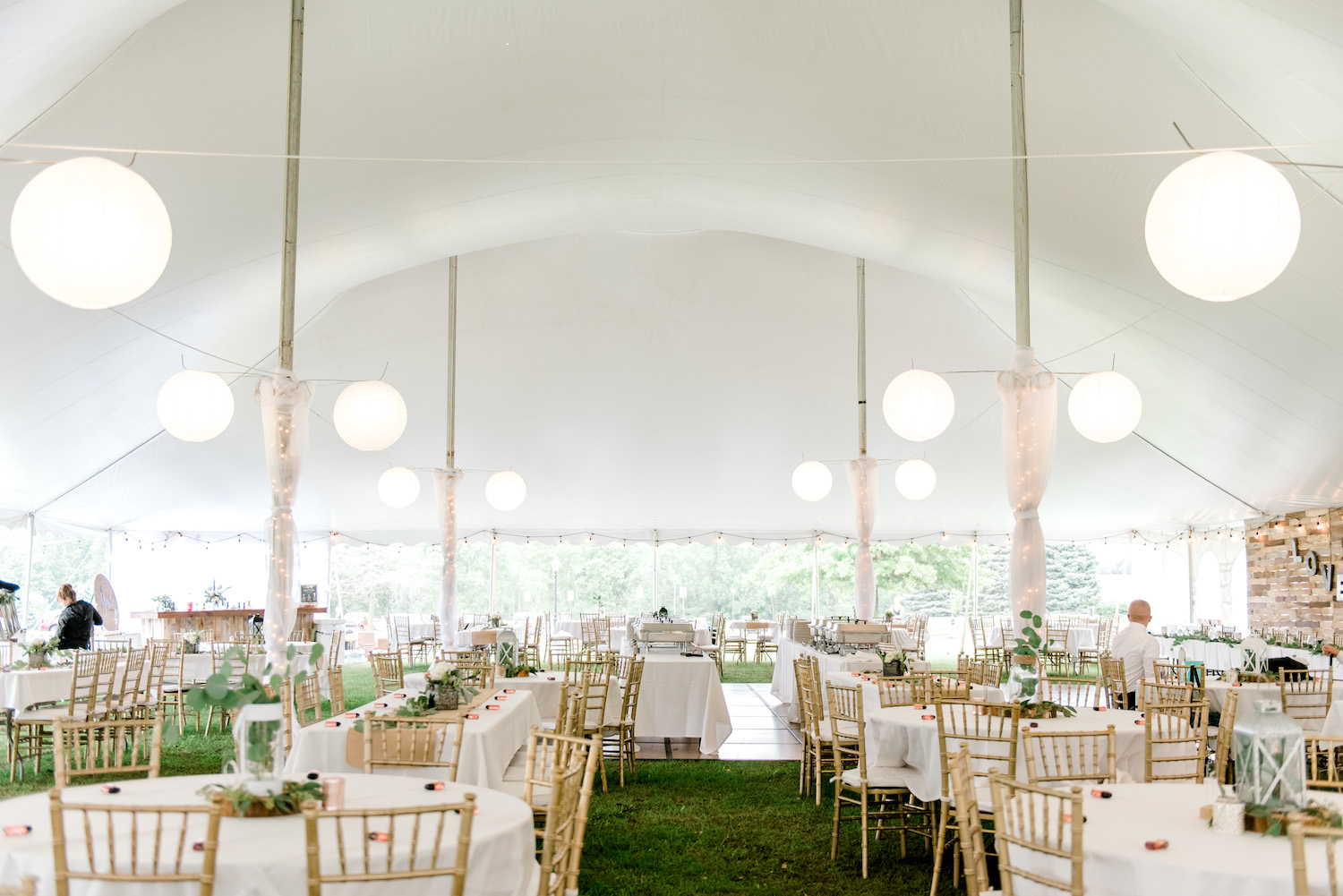 Wallinwood Springs Golf Course wedding tent setup
